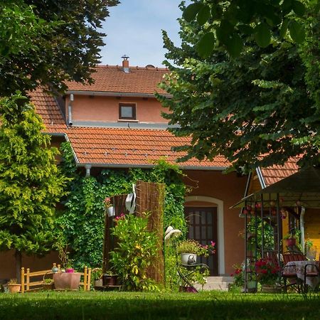 Apartments Suncani Загреб Экстерьер фото